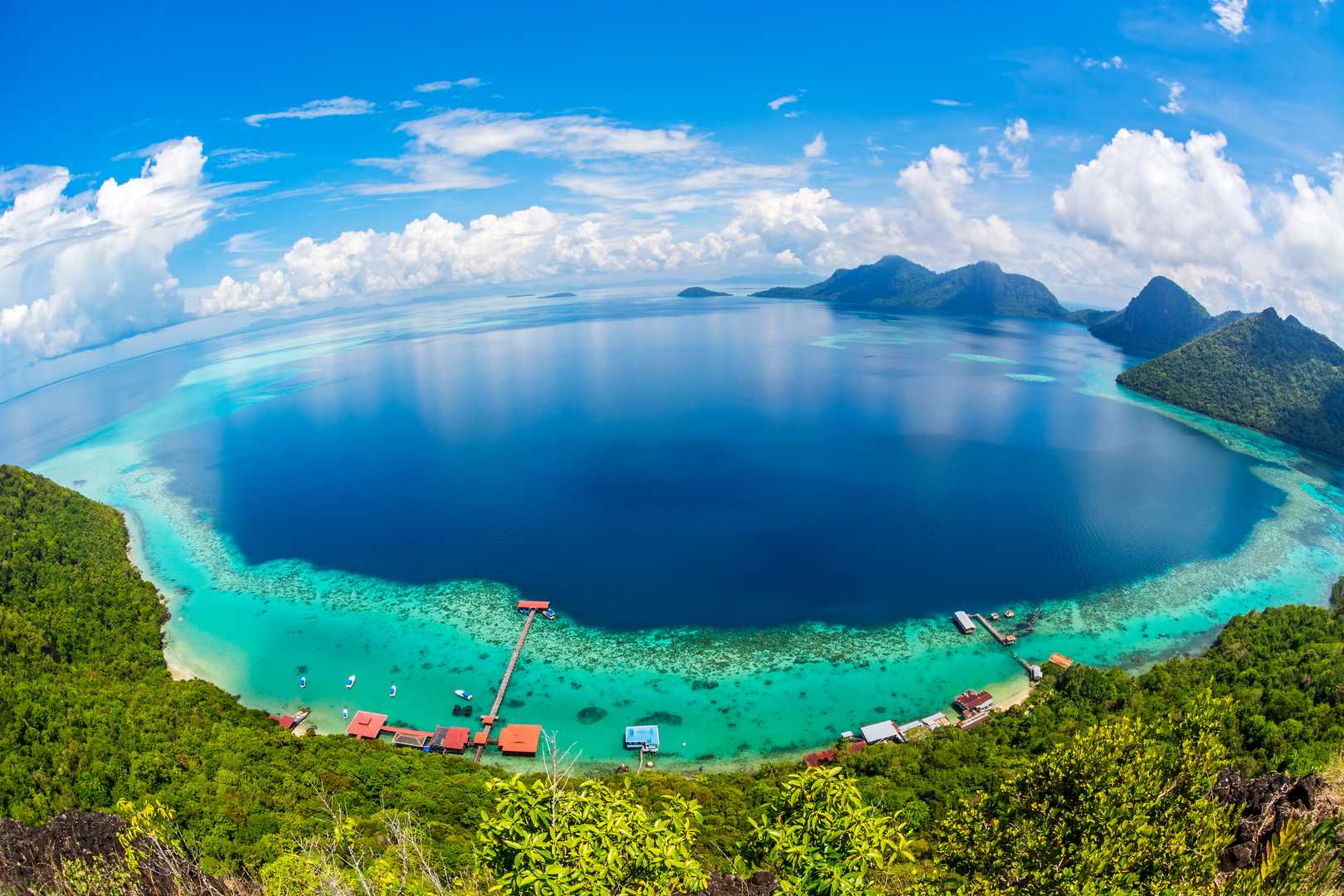 Kampung Semporna, Sabah dilihat dari udara